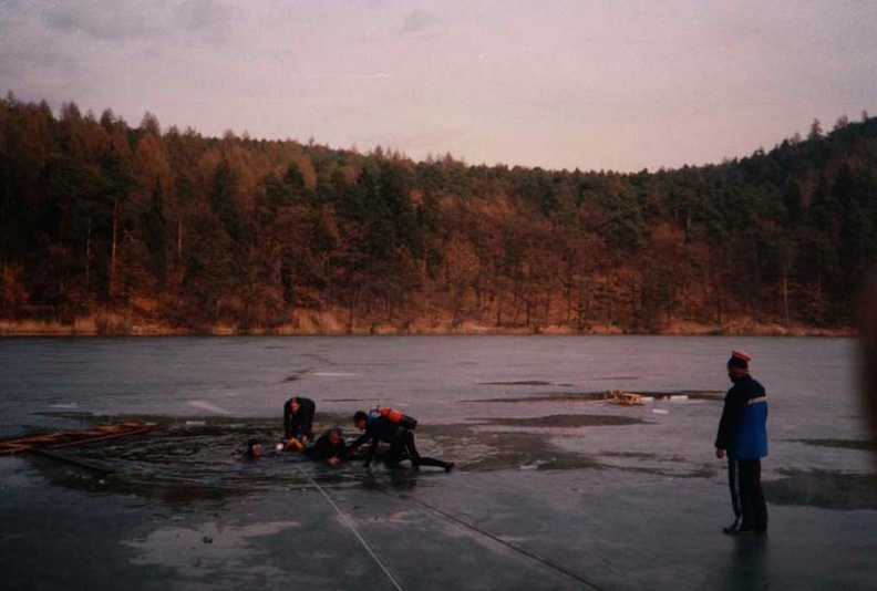 sottoghiaccio-1989-lago-Monticolo-1.jpg